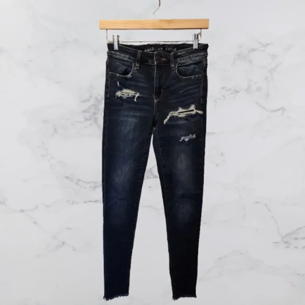 American Eagle Next Level Stretch Distressed Jegging Size 2